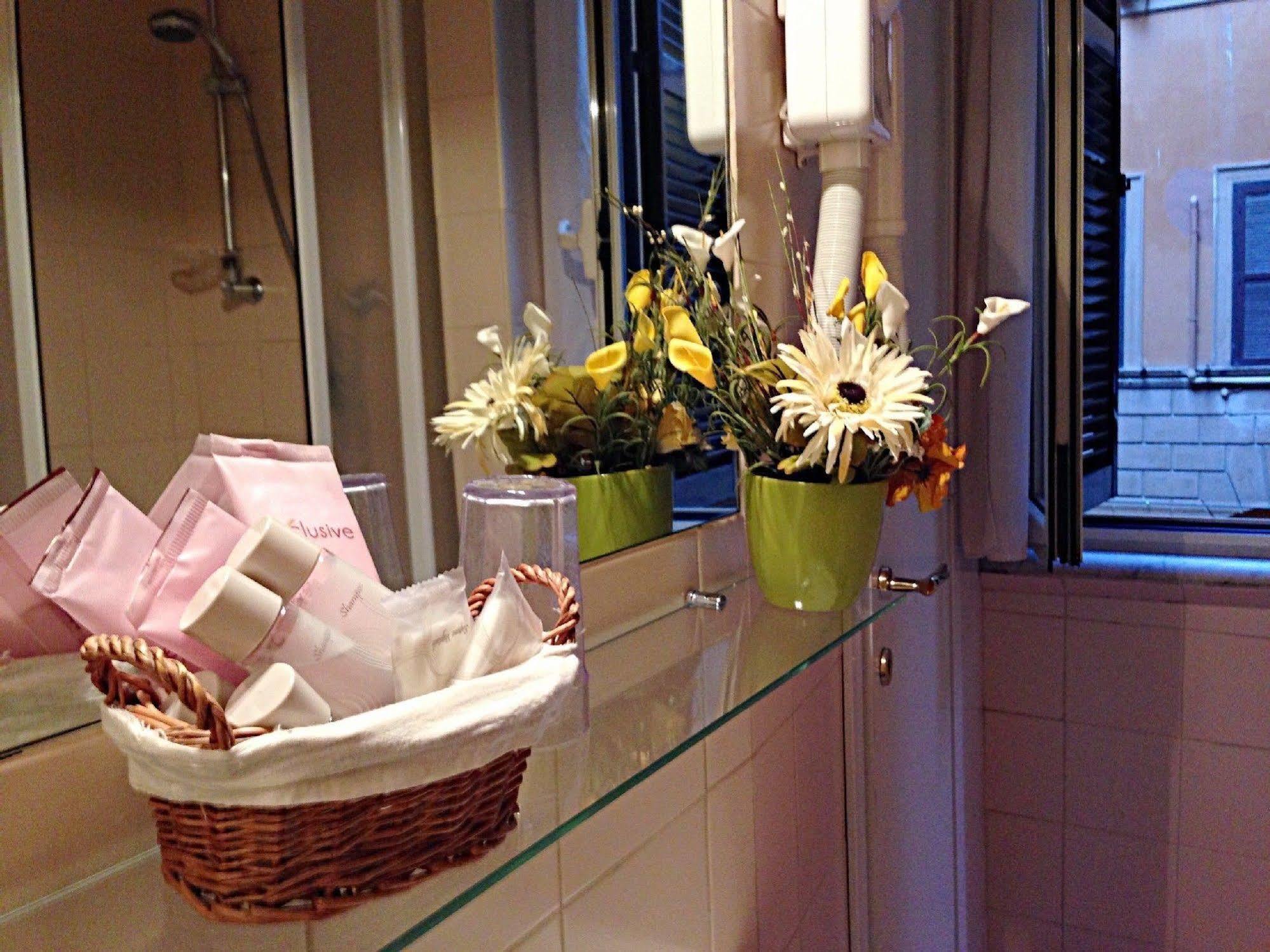 Bed and Breakfast Residenza Domiziano Rzym Zewnętrze zdjęcie