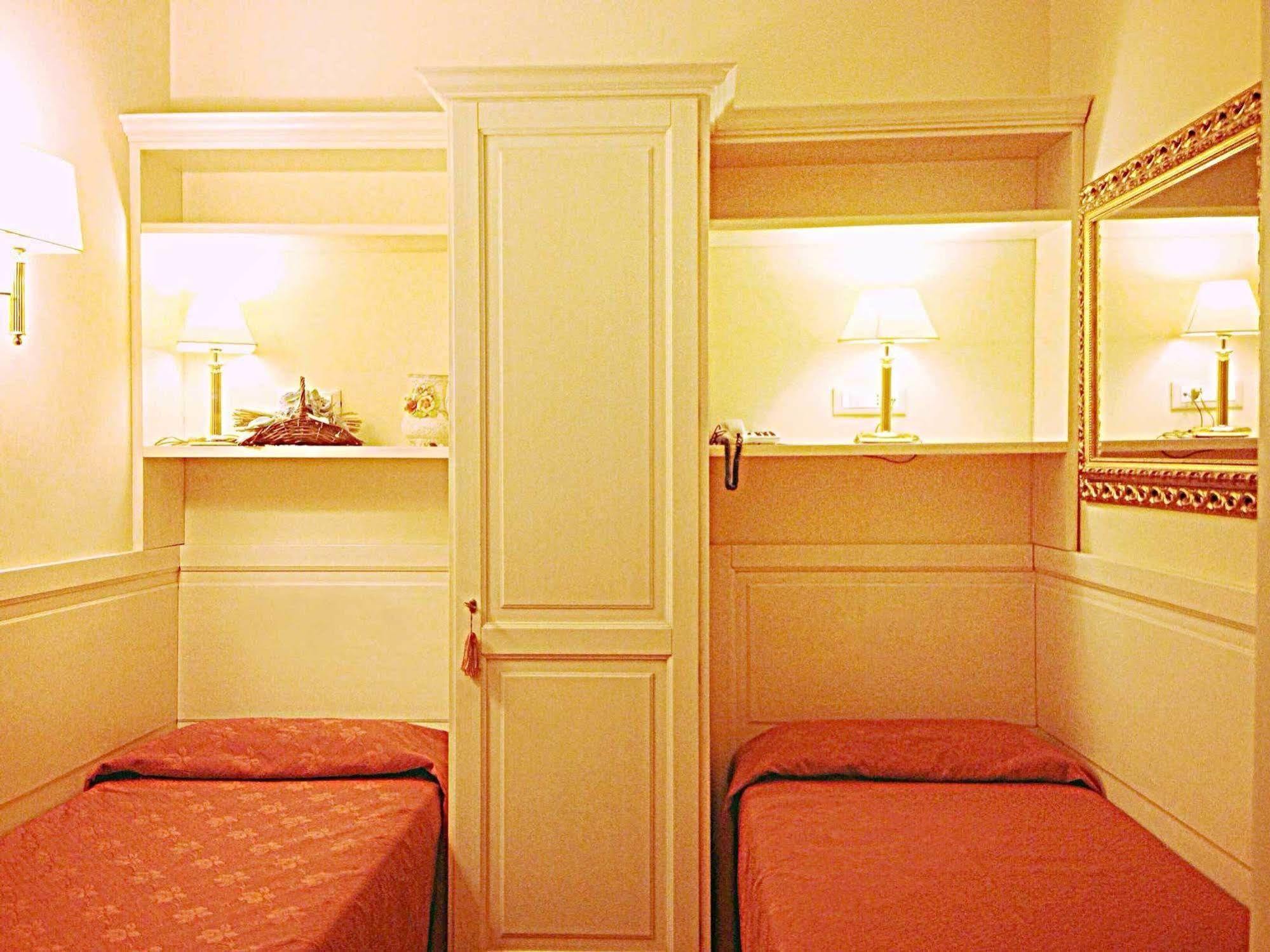 Bed and Breakfast Residenza Domiziano Rzym Zewnętrze zdjęcie